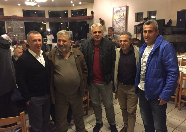 Απειλεί να πέσει στο κενό 25χρονος σε ένδειξη διαμαρτυρίας για τον ΟΦΗ!