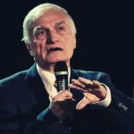 Συγκλονίζει ο Μανώλης Μαυρομμάτης: «Η γυναίκα μου βρέθηκε νεκρή σε ένα κάθισμα, γιατί δεν ήθελε να εγκαταλείψει το σπίτι μας που καιγόταν»