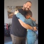 Το video του ΟΦΗ που προκαλεί ρίγη: Ο μπαμπάς ανακοινώνει στον γιο το ταξίδι για τον Βόλο και ο μικρός ξεσπάει σε κλάματα ευχαριστώντας τον!