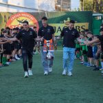 Pasillo στους παίκτες του ΟΦΗ από τα “Χανιωτάκια” και πόλος έλξης το τρόπαιο του Κυπέλλου Ελλάδας – Δείτε πλούσιο φωτορεπορτάζ