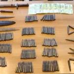 Αγία Πελαγία: Χειροπέδες σε μάνα και γιο για δενδρύλλια κάνναβης και όπλα