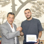 Ο Νίκος Χριστογεώργος τιμήθηκε για την κατάκτηση του Κυπέλλου Ελλάδας από τον ΟΦΗ