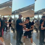 Video | Ο Μιχάλης Μπούσης χαιρέτισε κάθε παίκτη ξεχωριστά πριν την αναχώρηση για Σόφια