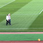 Στον αγωνιστικό χώρο του «Βασίλ Λέφσκι» πριν το ματς με την ΤΣΣΚΑ Σόφιας Μιχάλης και Δημήτρης Μπούσης
